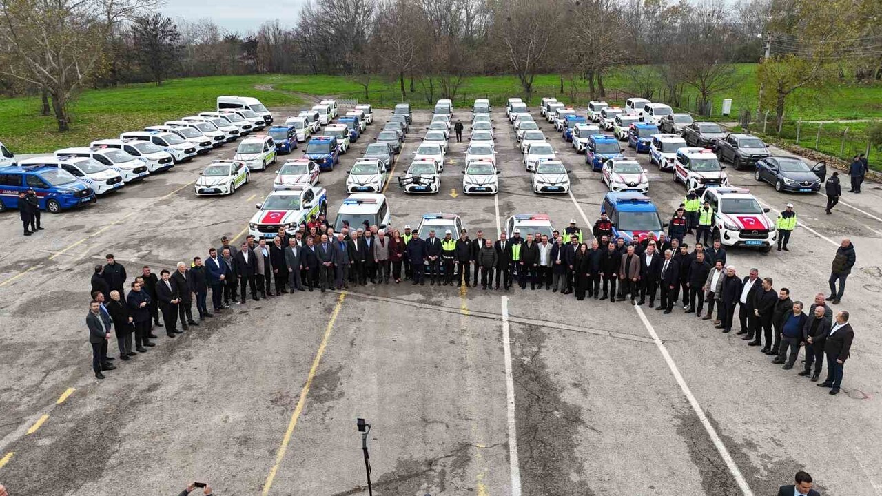 İÇİŞLERİ BAKANLIĞI TARAFINDAN EDİRNE İL EMNİYET MÜDÜRLÜĞÜ'NE 52, İL JANDARMA KOMUTANLIĞI'NA 30...