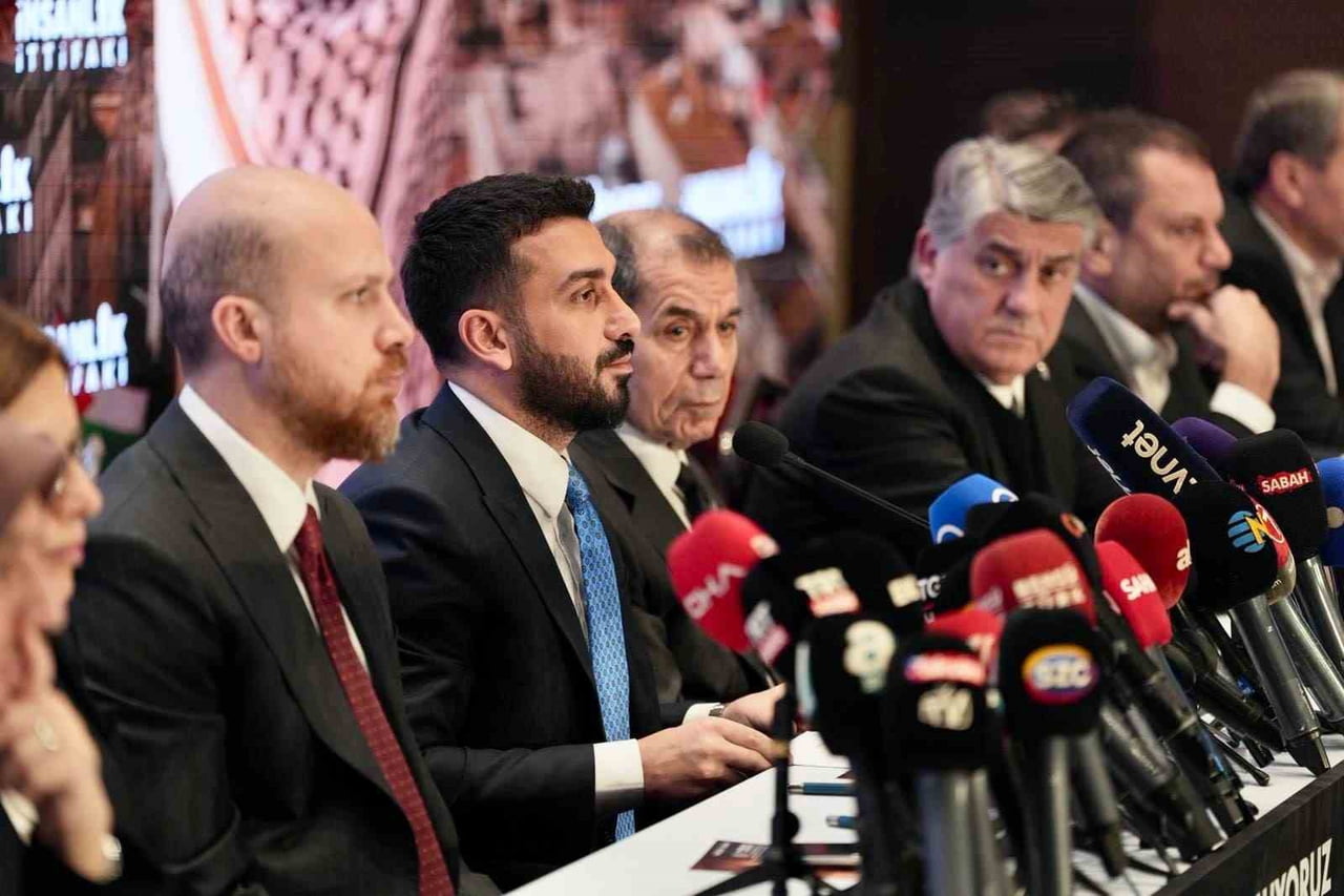 İLİM YAYMA VAKFI MÜTEVELLİ HEYETİ BAŞKANI VE TÜGVA YÜKSEK İSTİŞARE KURULU ÜYESİ BİLAL ERDOĞAN VE...