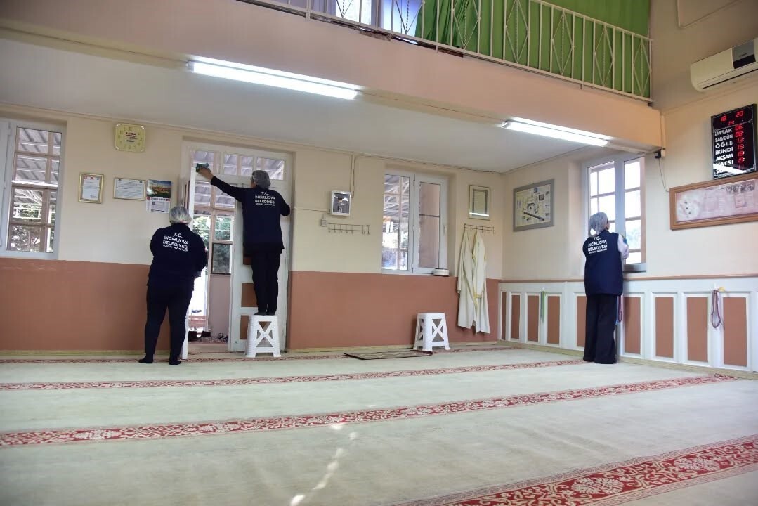 İNCİRLİOVA BELEDİYESİ EKİPLERİ TARAFINDAN BU KAPSAMDA SANDIKLI MAHALLESİ’NDE BULUNAN NAZMİ...