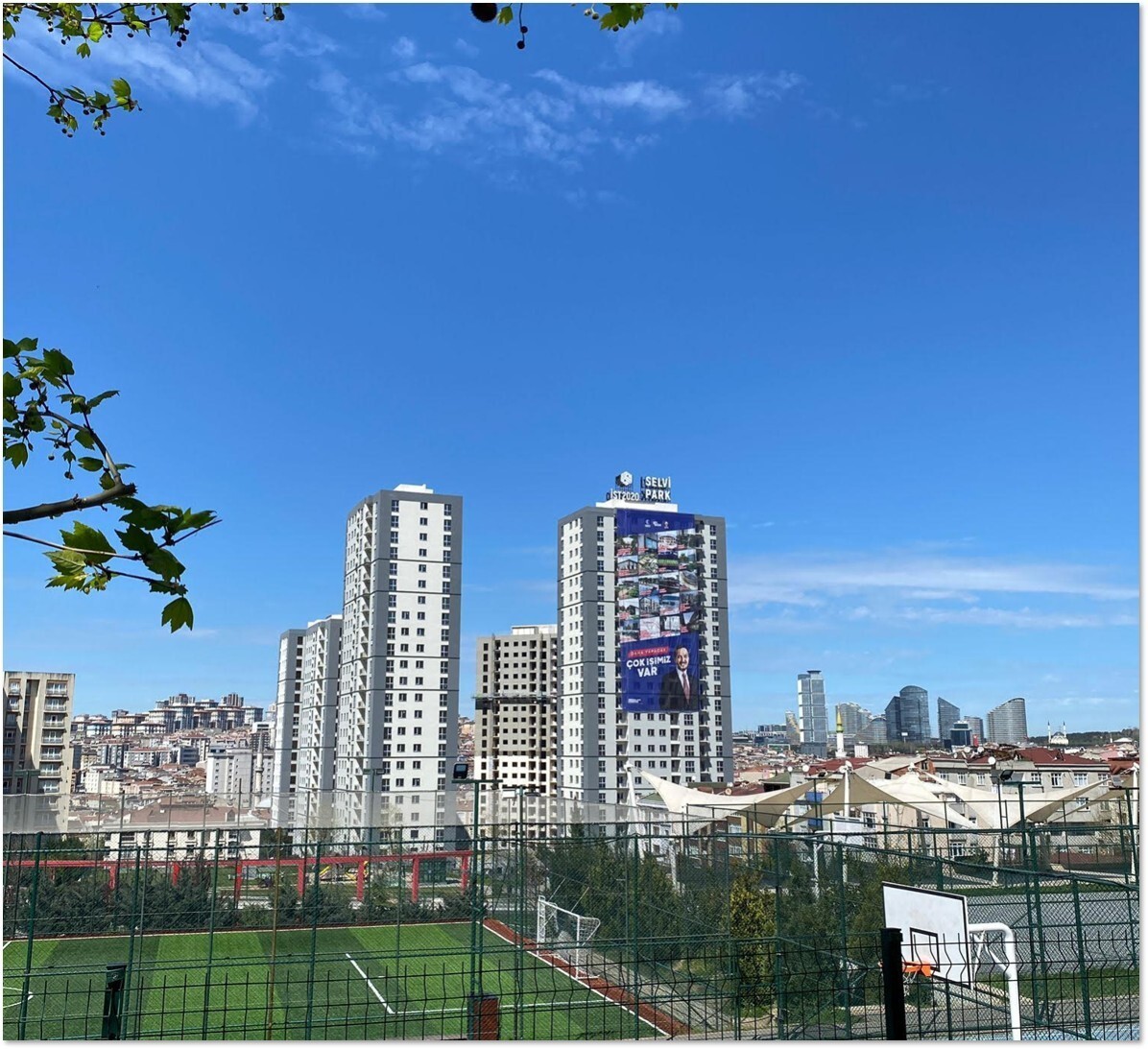 İSTANBUL’DA RİSKLİ BİNALARIN DÖNÜŞÜM SÜRECİNİ HIZLANDIRMAYI AMAÇLAYAN "YARISI BİZDEN KAMPANYASI"...