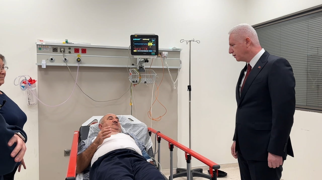 İSTANBUL VALİSİ GÜL, ESENYURT’TAKİ KAZADA YARALANAN VATANDAŞLARI ZİYARET ETTİ