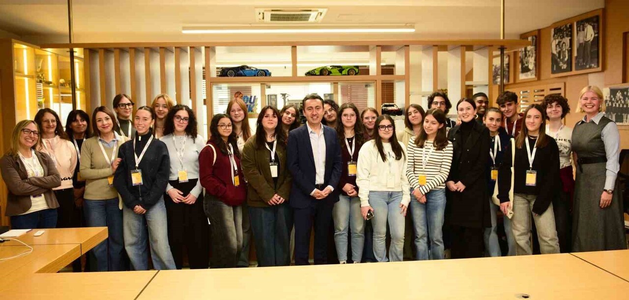 İTALYA'DAN GELEN 20 ÖĞRENCİ VE 4 ÖĞRETMEN, BURSA'DA ŞAHİNKAYA EĞİTİM KURUMLARININ MİSAFİRİ OLDU....