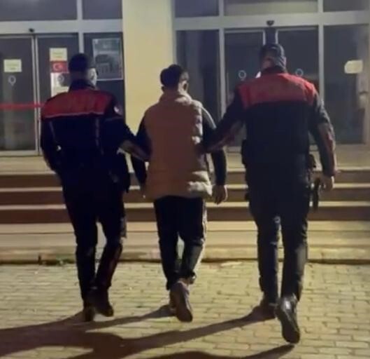 İZMİR’DE POLİS EKİPLERİ TARAFINDAN GERÇEKLEŞTİRİLEN DENETİMLERDE, HAKKINDA "HIRSIZLIK" SUÇUNDAN...