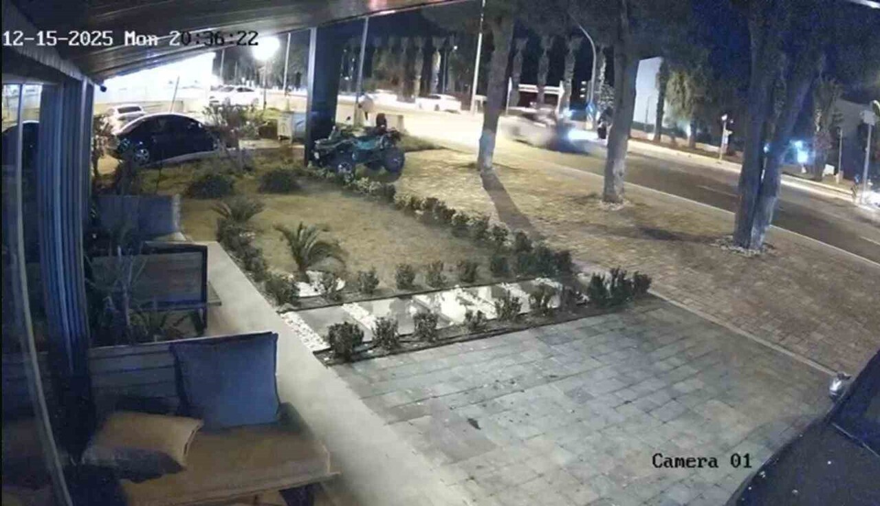 İZMİR’İN SEFERİHİSAR İLÇESİNDE OTOMOBİLİN MOTOSİKLETE ÇARPMASI SONUCU MEYDANA GELEN VE MOTOSİKLET...