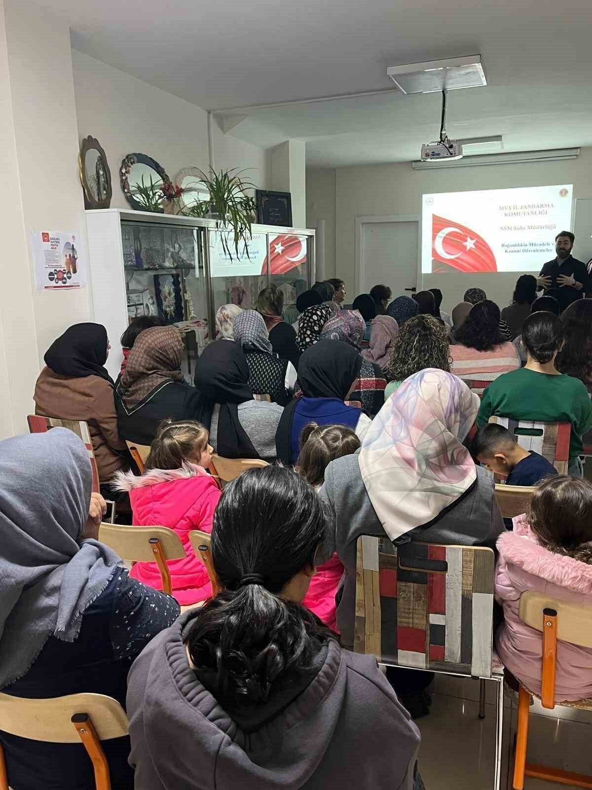 JANDARMA EKİPLERİ, BULANIK VE VARTO’DA TOPLAM 140 ANNE VE ANNE ADAYINA UYUŞTURUCUYLA MÜCADELE...