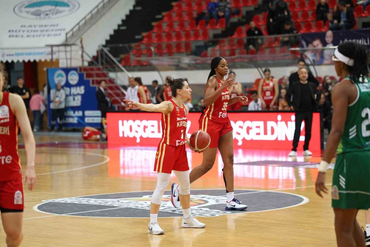 KADINLAR BASKETBOL SÜPER LİGİ EKİPLERİNDEN MELİKGAZİ KAYSERİ BASKETBOL, BU SEZON LİGDEKİ ALTINCI...