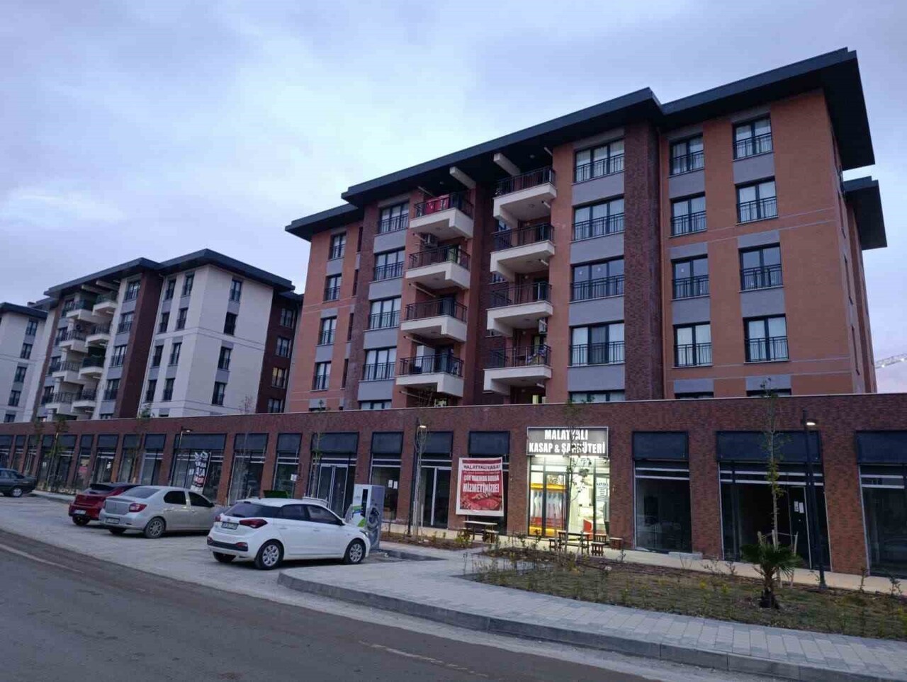 KAHRAMANMARAŞ'TA 6 ŞUBAT DEPREMLERİNDE BÜYÜK YIKIMIN YAŞANDIĞI EBRAR SİTESİ'NİN BULUNDUĞU BÖLGEDE...