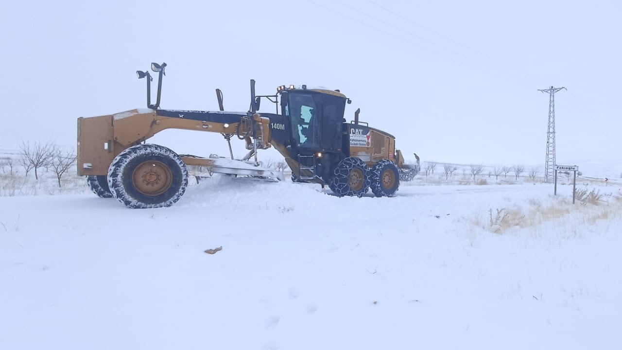KAHRAMANMARAŞ BÜYÜKŞEHİR BELEDİYESİ, KUZEY İLÇELERDE YERLEŞİM YERLERİNİ ULAŞIMA AÇIK TUTMAK İÇİN...