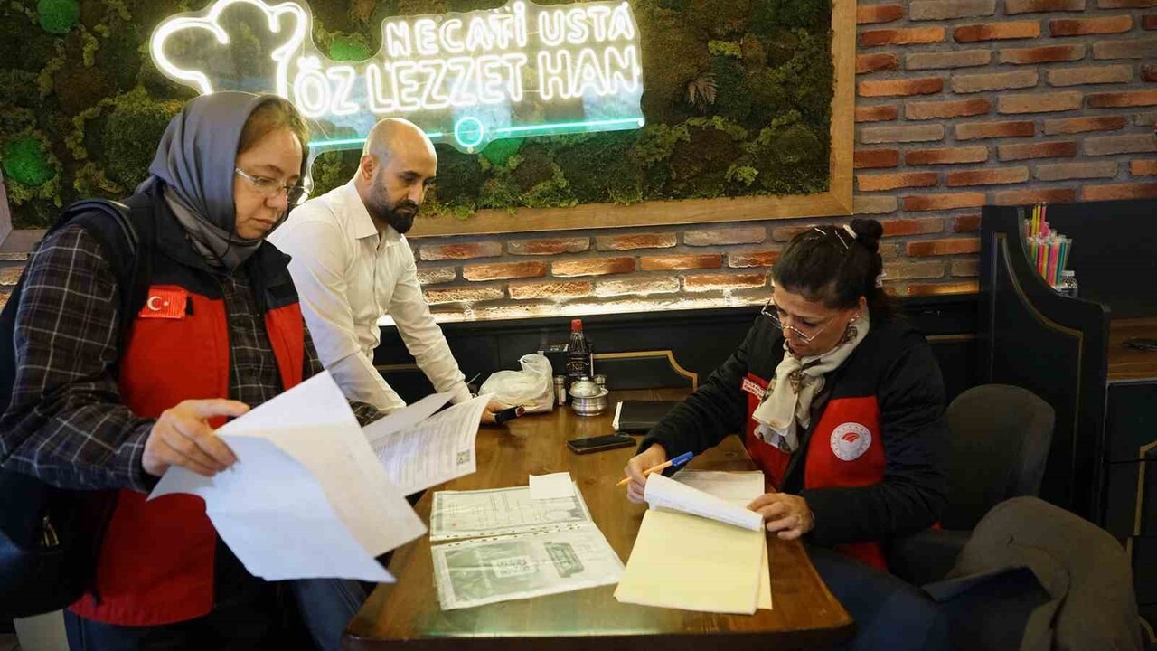 KAHRAMANMARAŞ BÜYÜKŞEHİR ZABITASI VE TARIM VE ORMAN İL MÜDÜRLÜĞÜ EKİPLERİ, GÜVENİLİR GIDA...