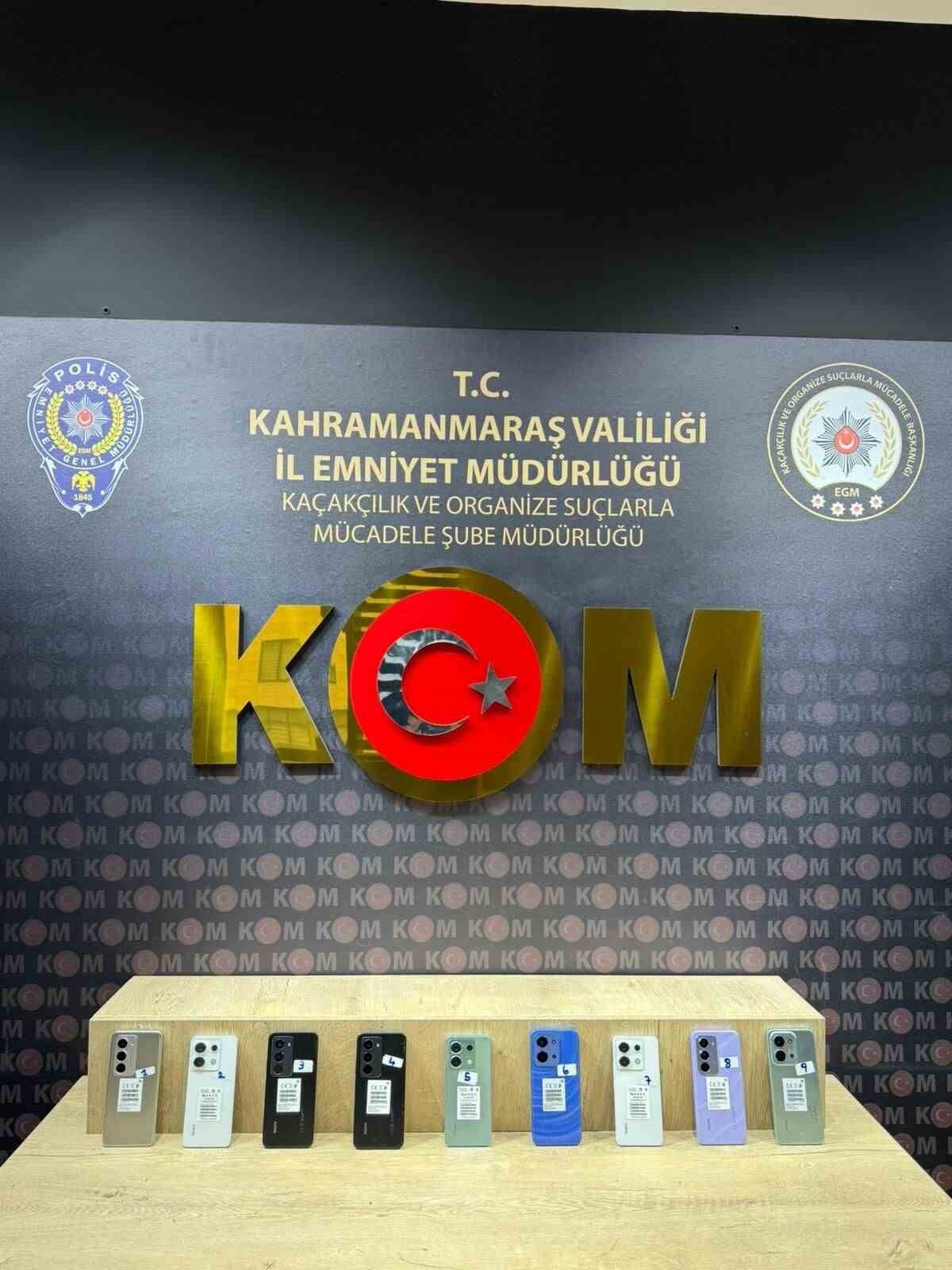 KAHRAMANMARAŞ’TA DÜZENLENEN İKİ AYRI OPERASYONDA UYUŞTURUCU MADDE VE KAÇAK CEP TELEFONLARI ELE...