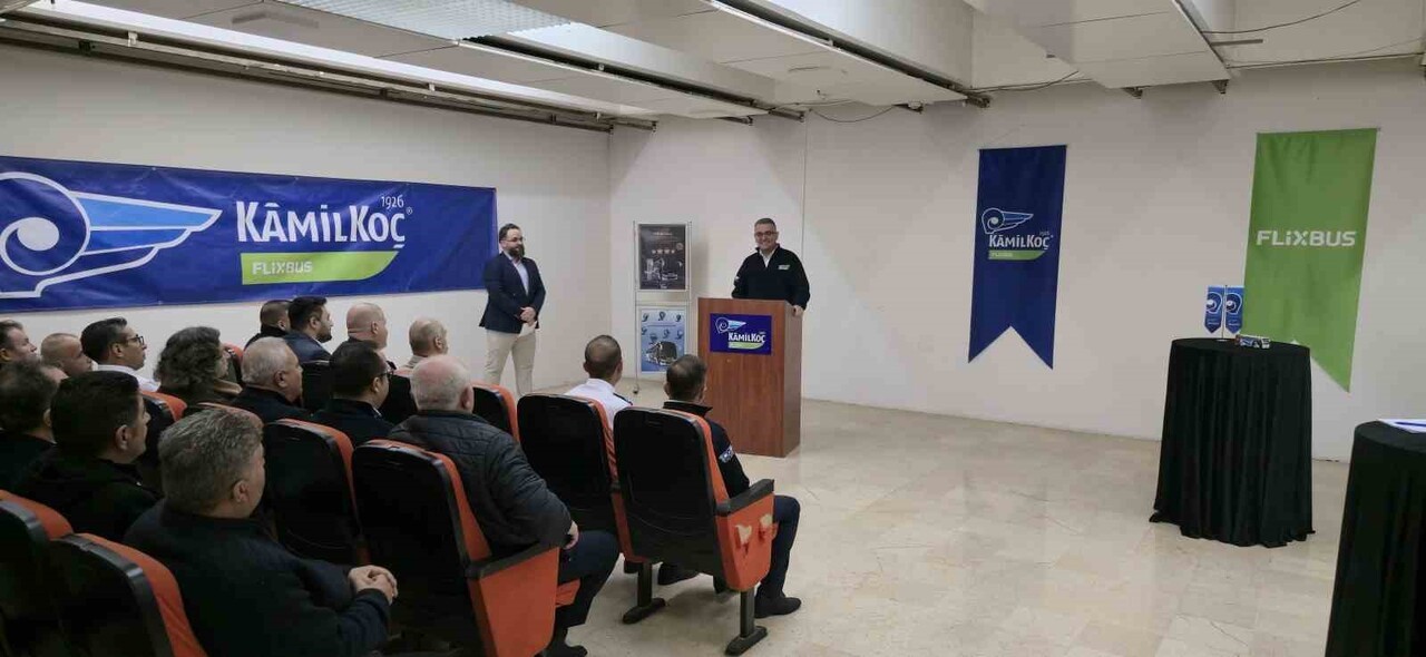 KÂMİL KOÇ, 30 KASIM DÜNYA ŞOFÖRLER GÜNÜ’NÜ KAPTANLARIYLA BİRLİKTE ANKARA’DA ÖZEL BİR ETKİNLİKLE...