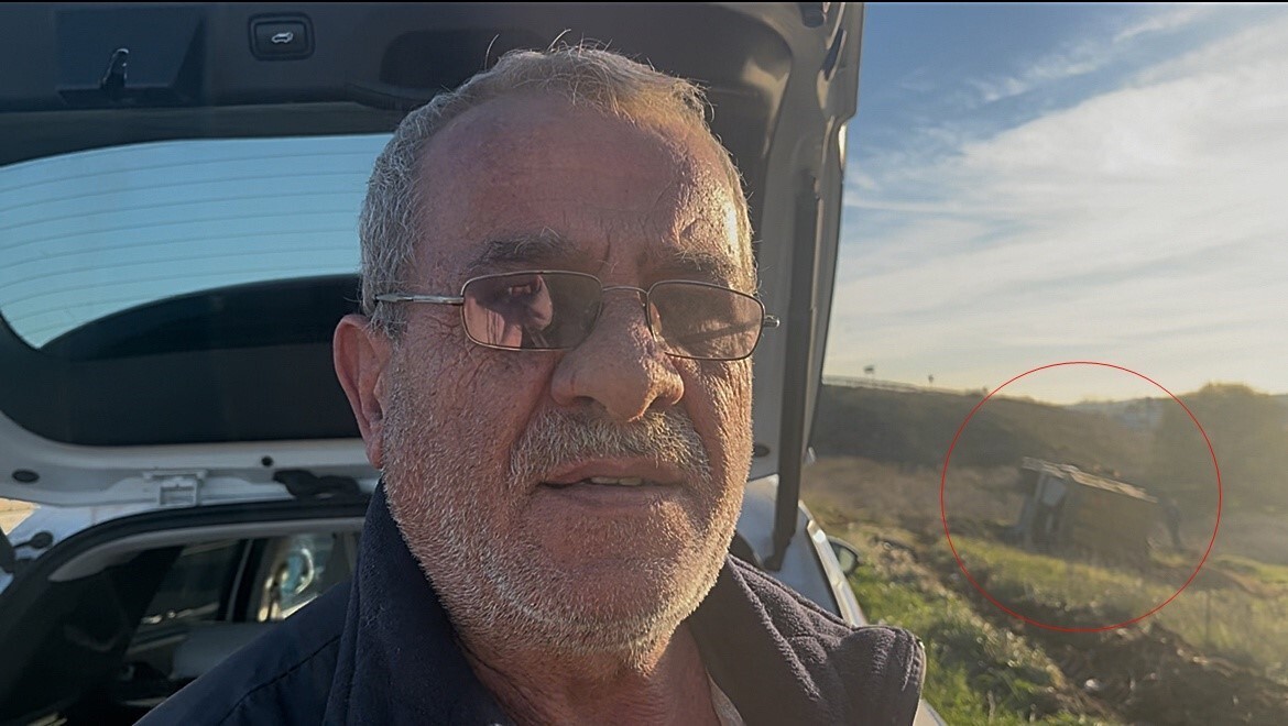 KAMYON ŞOFÖRÜ MEHMET KOPUZ, DEVRİLEN ARAÇTAN YARA ALMADAN SAĞ SALİM ÇIKTI.