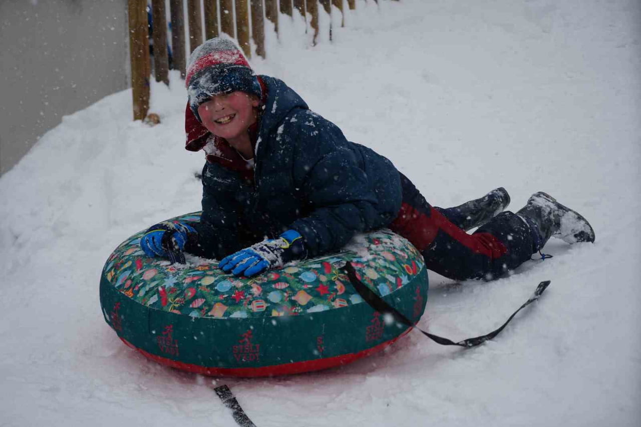KAR YAĞIŞININ ETKİLİ OLDUĞU KOCAELİ'NİN KARTEPE İLÇESİNİN YÜKSEK KESİMLERİ BEYAZA BÜRÜNDÜ. KAR...