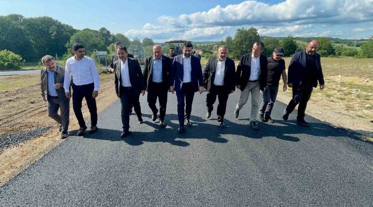 KARABÜK’TE 2025 YILI BOYUNCA ALTYAPI VE YOL YATIRIMLARINDA REKOR SEVİYELERE ULAŞILDIĞINI BELİRTEN...