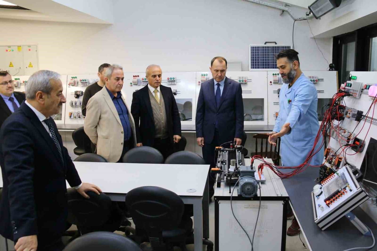 KARABÜK TİCARET VE SANAYİ ODASI, İL MİLLÎ EĞİTİM MÜDÜRLÜĞÜ VE KARORSAN TEMSİLCİLERİ, KBÜ TOBB...