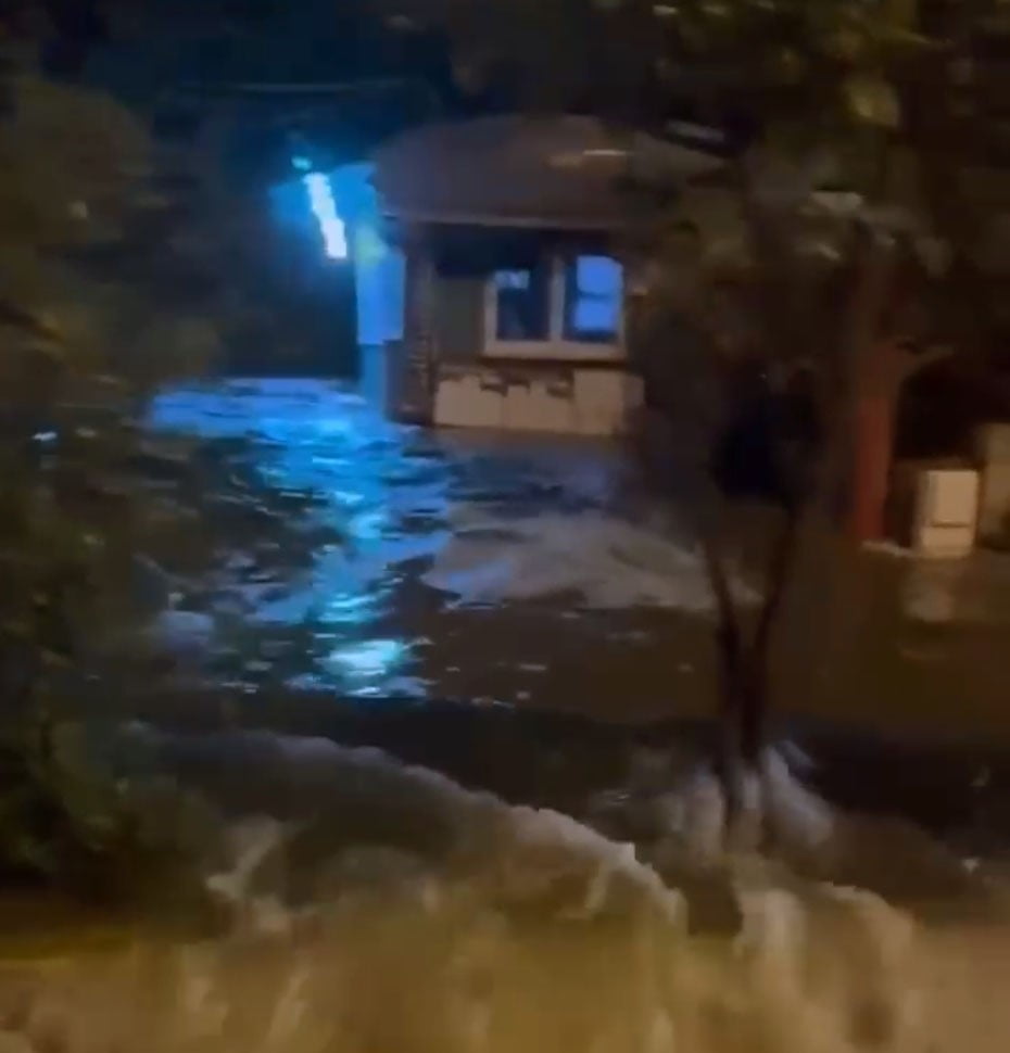 KARADENİZ’DE ETKİLİ OLAN FIRTINA, GİRESUN’UN TİREBOLU İLÇESİNDE HAYATI OLUMSUZ ETKİLEDİ. İLÇE...