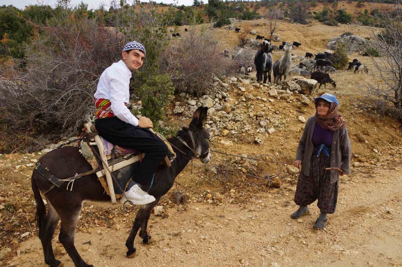 KARAMAN´IN ERMENEK İLÇESİNE BAĞLI GÜNEYYURT BELDESİNDE YAŞAYAN 18 YAŞINDAKİ YUSUF EFE SAPARCA...