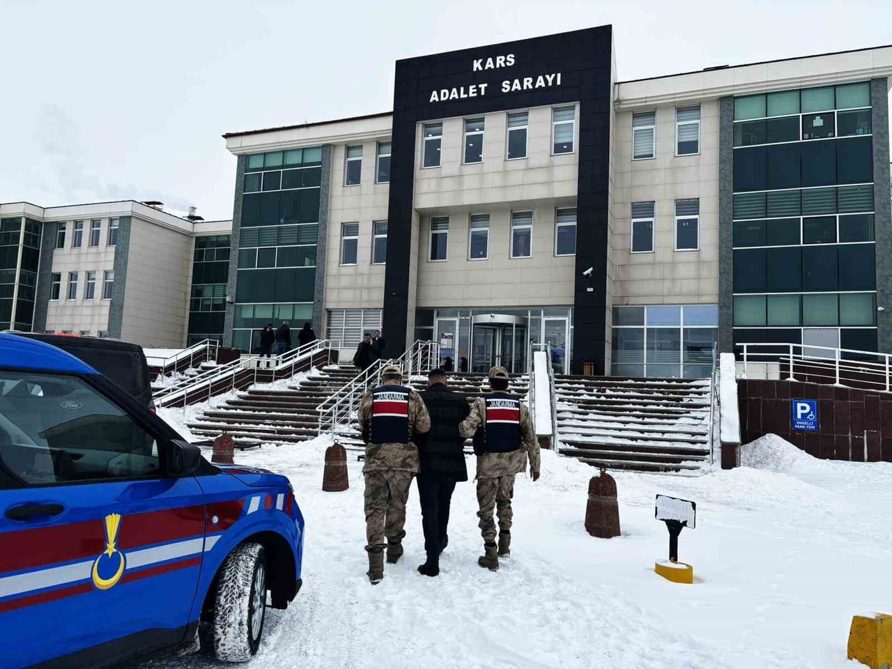 KARS’TA 15 YIL HAPİS CEZASIYLA ARANAN 1 KİŞİ YAKALANDI(KARS-İHA)