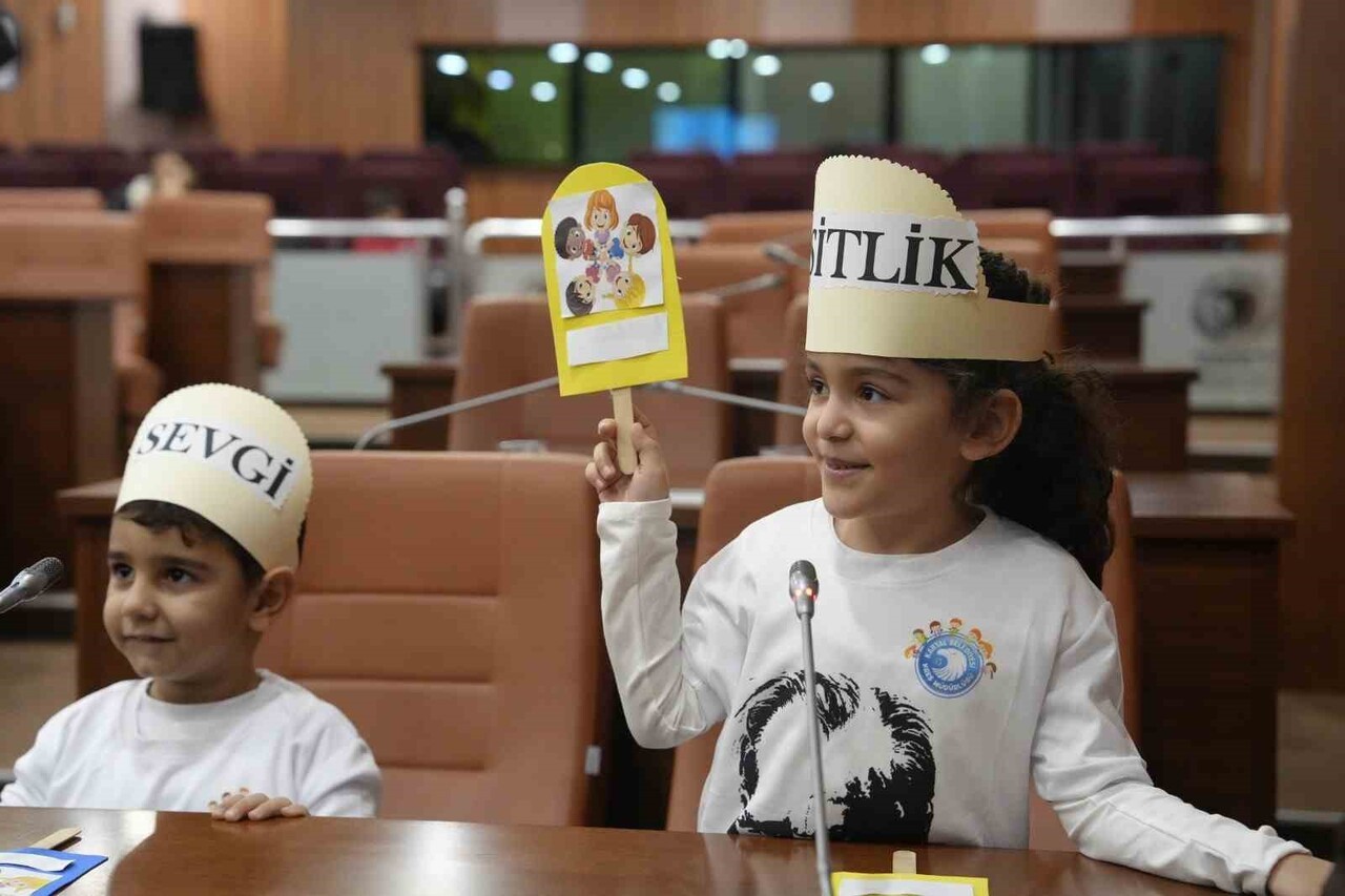 KARTAL BELEDİYESİ’NE BAĞLI KREŞLERDE 10 ARALIK İNSAN HAKLARI VE DEMOKRASİ HAFTASI NEDENİYLE...