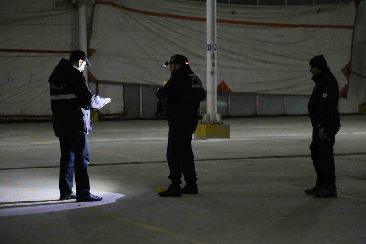 KASTAMONU’DA İKİ GRUP ARASINDA ÇIKAN KAVGADA BIÇAKLANAN KİŞİ AĞIR YARALANDI. OLAYLA İLGİLİ 4 KİŞİ...