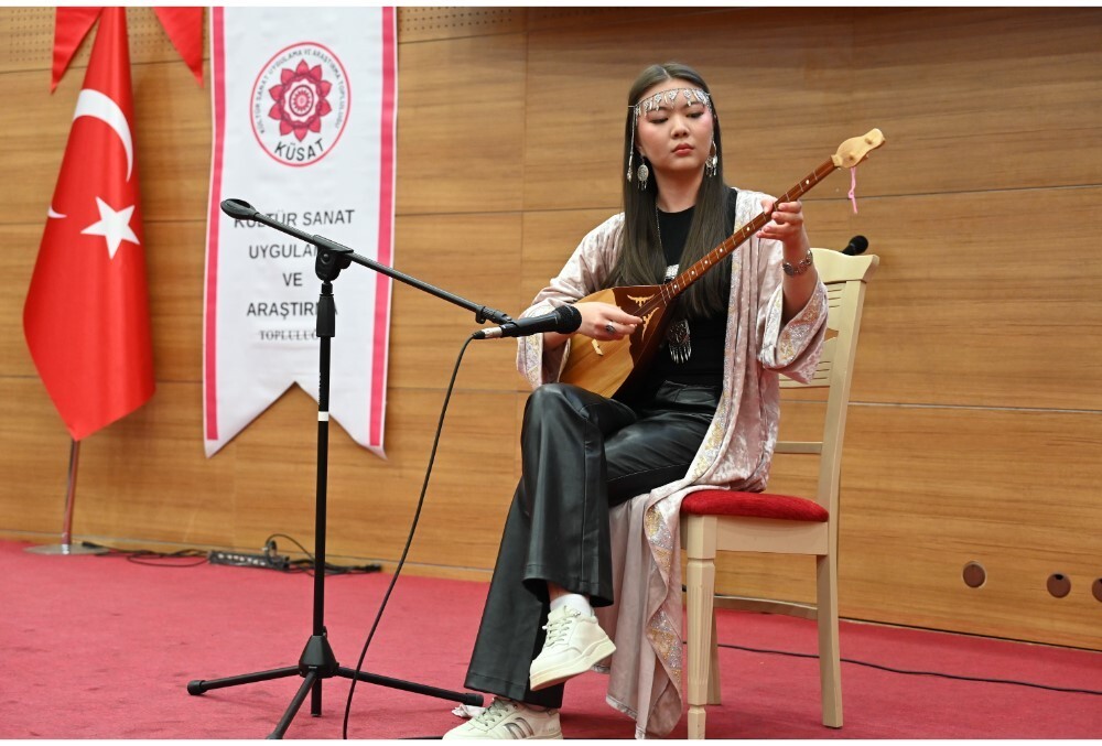 KASTAMONU ÜNİVERSİTESİ'NDE, “DÜNYA DİLİ TÜRKÇE GÜNÜ” OLARAK KABUL EDİLMESİ SEBEBİYLE DÜZENLENEN...