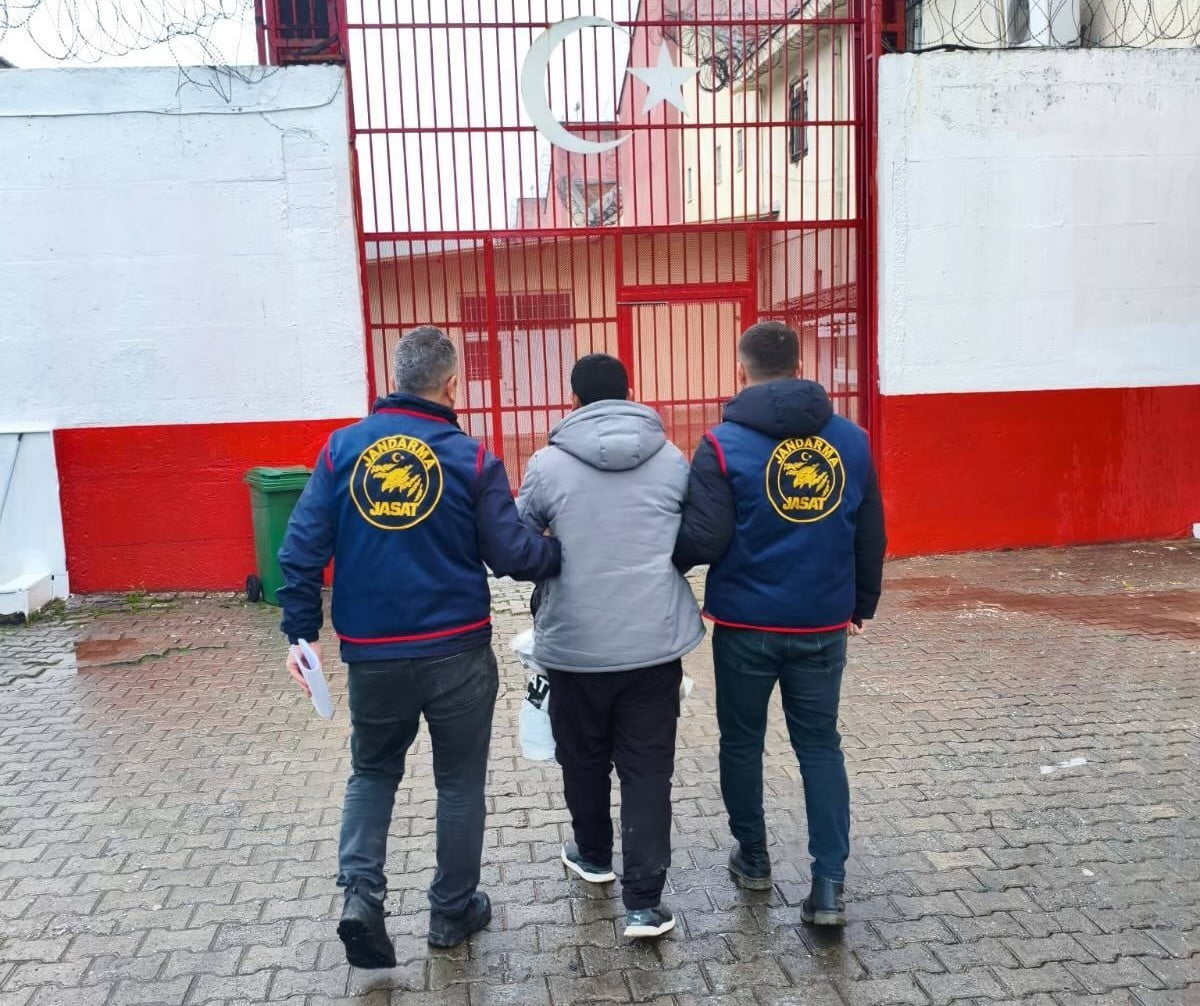 KASTEN ÖLDÜRME SUÇUNDAN ARANAN ŞAHIS YAKALANDI