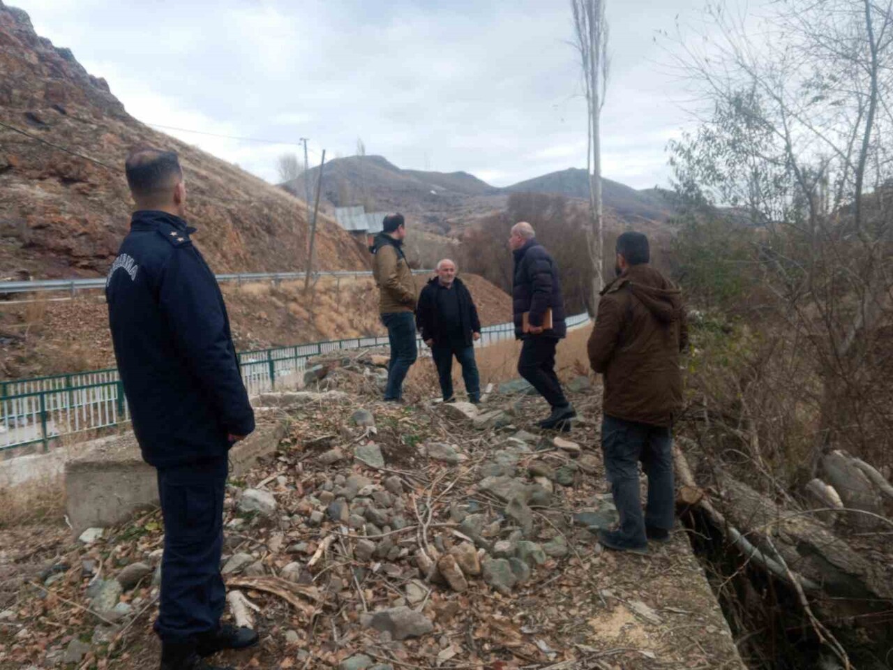 KAYMAKAM BAYRAM KÖY SAKİNLERİYLE BİR ARAYA GELDİ