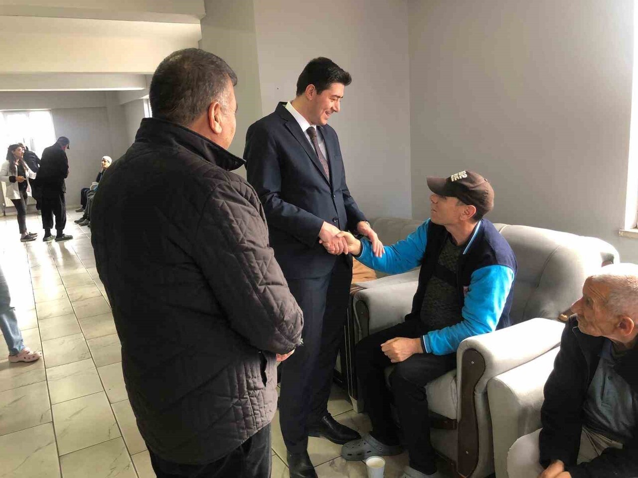 KAYMAKAM FATİH ERDOĞAN’DAN ÖZEL AKASYA BAKIM MERKEZİ’NE ZİYARET