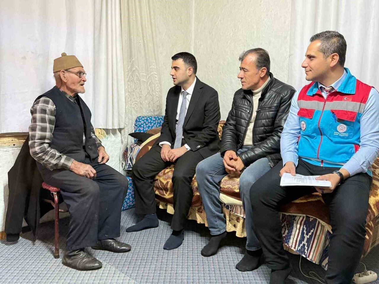 KAYMAKAM KILIÇ VATANDAŞLARIN KAPISINI TEK TEK ÇALDI