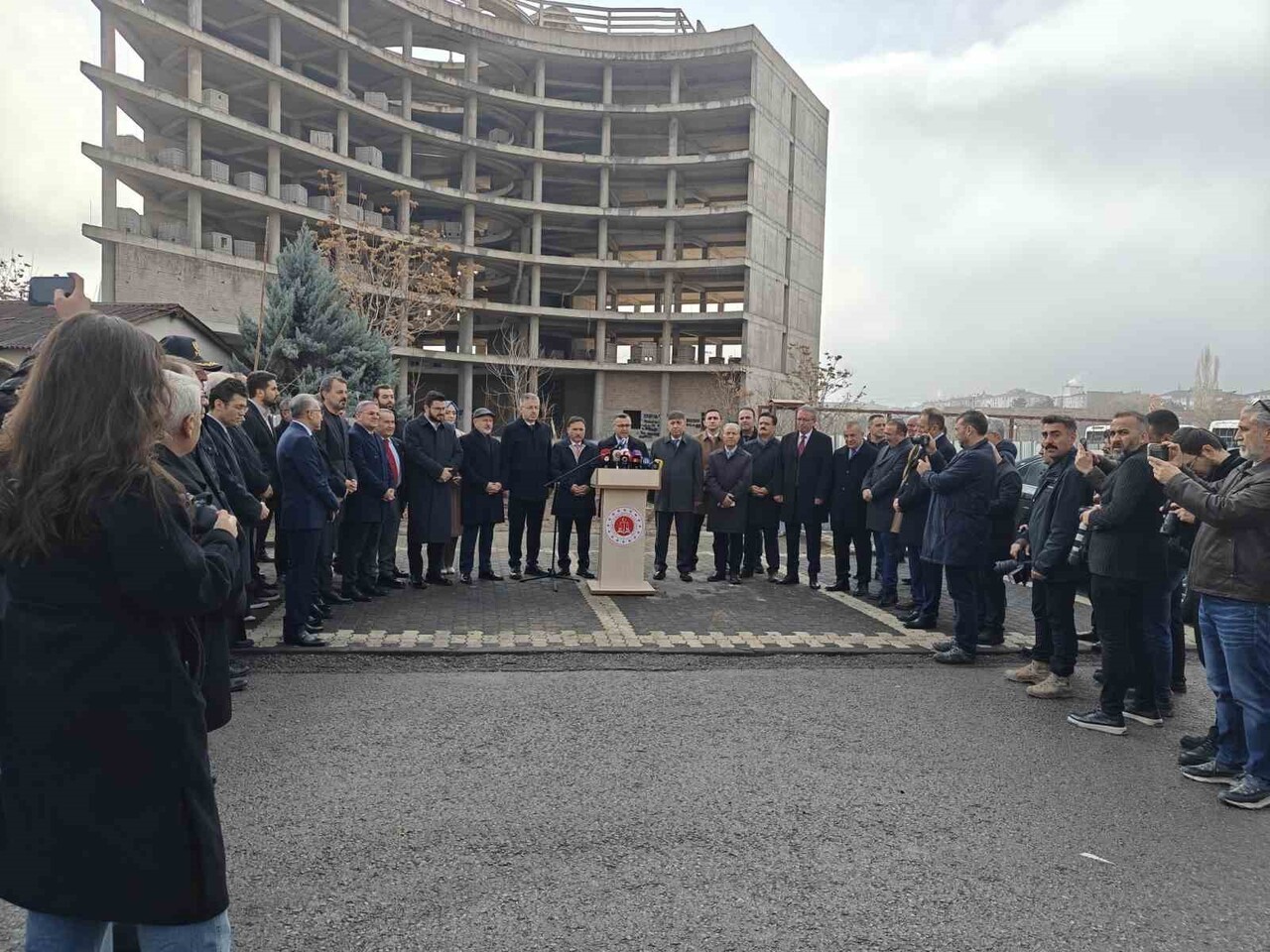 KAYSERİ ADLİYESİ’NİN EK HİZMET BİNASI OLARAK HİZMET VERECEK VE KIZILAY’A AİT OLAN İNŞAATIN...