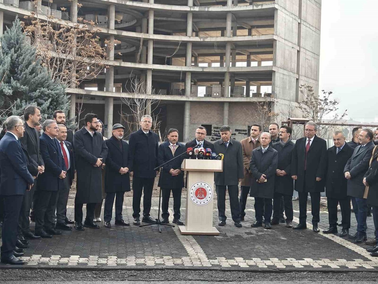KAYSERİ ADLİYESİ’NİN EK HİZMET BİNASI OLARAK HİZMET VERECEK VE KIZILAY’A AİT OLAN İNŞAATIN...