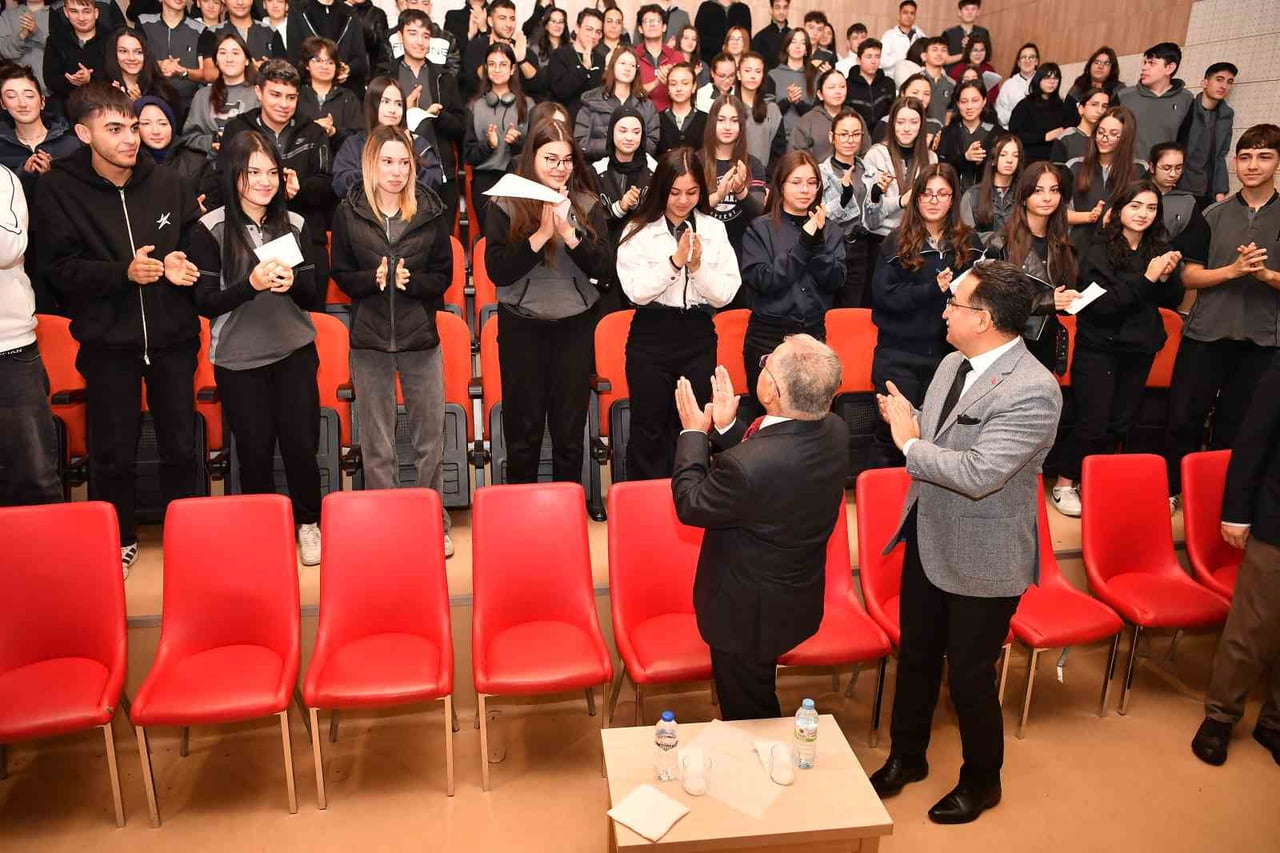 KAYSERİ BÜYÜKŞEHİR BELEDİYE BAŞKANI DR. MEMDUH BÜYÜKKILIÇ, KARİYER GÜNLERİ PROGRAMI KAPSAMINDA...