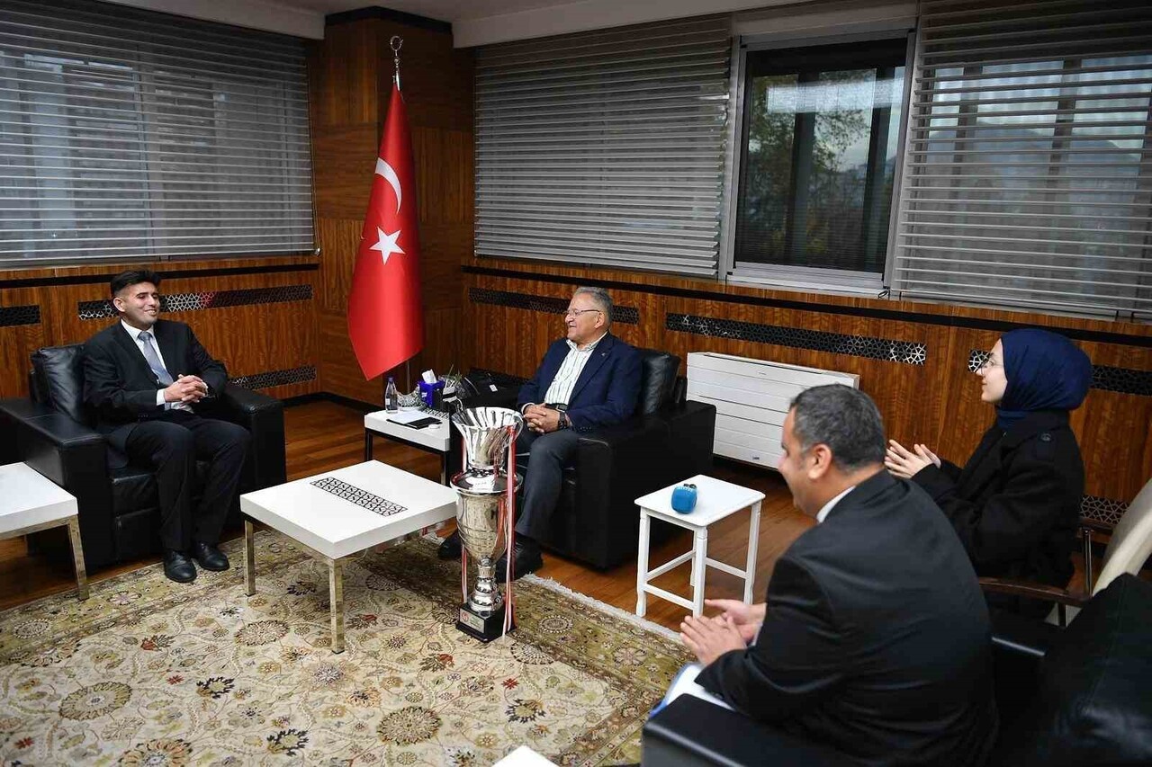 KAYSERİ BÜYÜKŞEHİR BELEDİYE BAŞKANI DR. MEMDUH BÜYÜKKILIÇ, SESİ GÖRENLER 1. LİGİ’NDE ŞAMPİYONLUĞA...