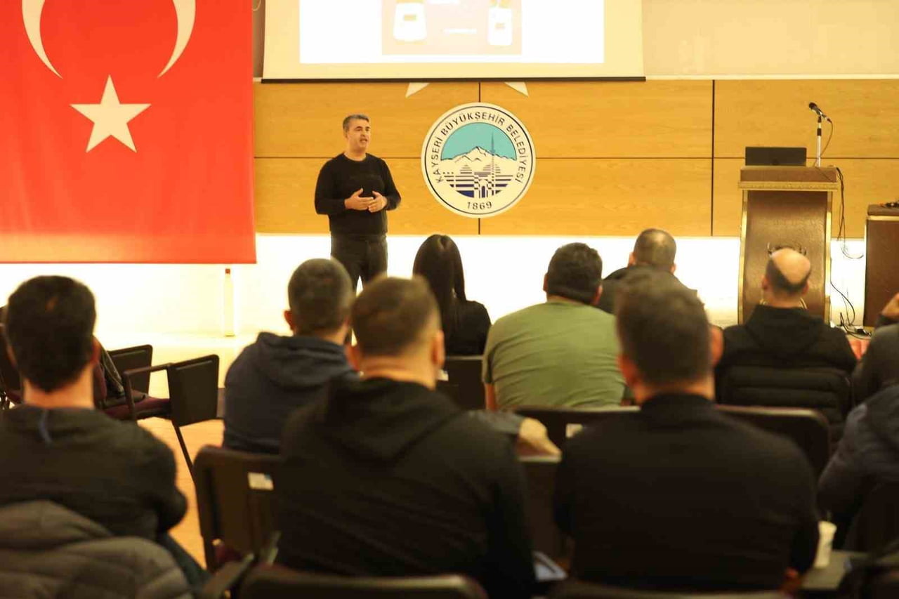 KAYSERİ BÜYÜKŞEHİR BELEDİYESİ SPOR A.Ş. TARAFINDAN TESİS PERSONELİNE YÖNELİK İLK YARDIM EĞİTİMİ...