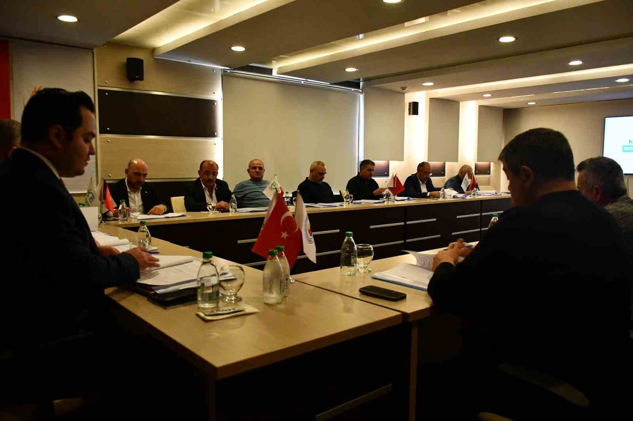 KAYSERİ TİCARET BORSASI’NDA (KTB), 2025 YILININ SON MECLİS TOPLANTISI ÜYELERİN YOĞUN KATILIMIYLA...