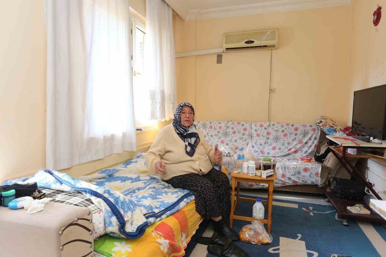 KEPEZ BELEDİYESİ,  EVDE SAĞLIK HİZMETLERİ KAPSAMINDA VARSAK KARŞIYAKA MAHALLESİ’NDE YALNIZ YAŞAYAN...