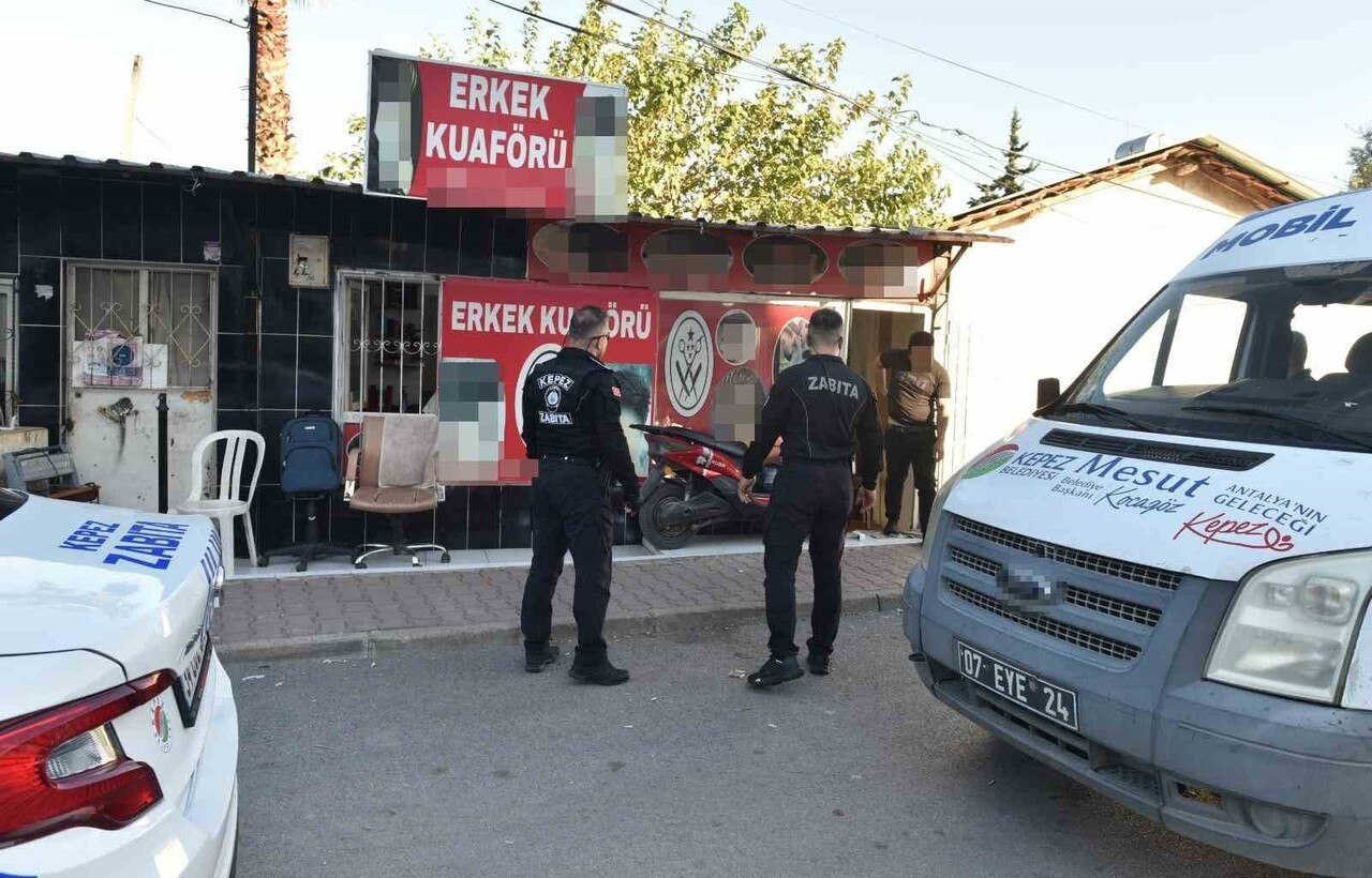 KEPEZ BELEDİYESİ ZABITA MÜDÜRLÜĞÜ EKİPLERİ, GÜNEŞ MAHALLESİ ÖMER BUYRUKÇU CADDESİ'NDE FAALİYET...