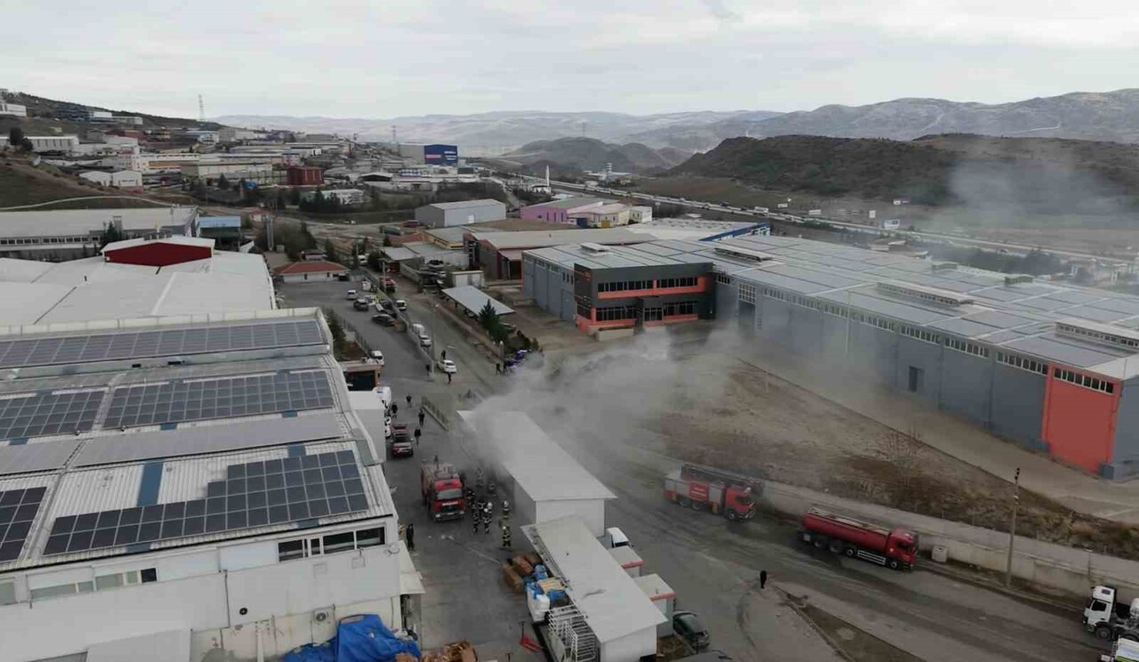 KIRIKKALE'DE AYNI OSB'DE ÇIKAN İKİNCİ YANGIN KONTROL ALTINA ALINDI