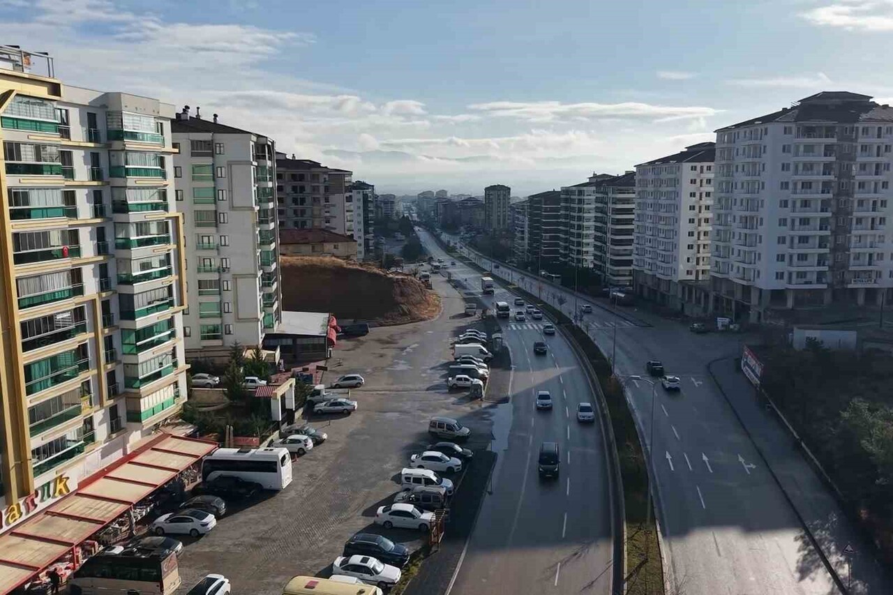 KIRIKKALE BELEDİYESİ İTFAİYE MÜDÜRLÜĞÜ EKİPLERİ, KENT GENELİNDE 10 KAT VE ÜZERİ APARTMANLARDA...