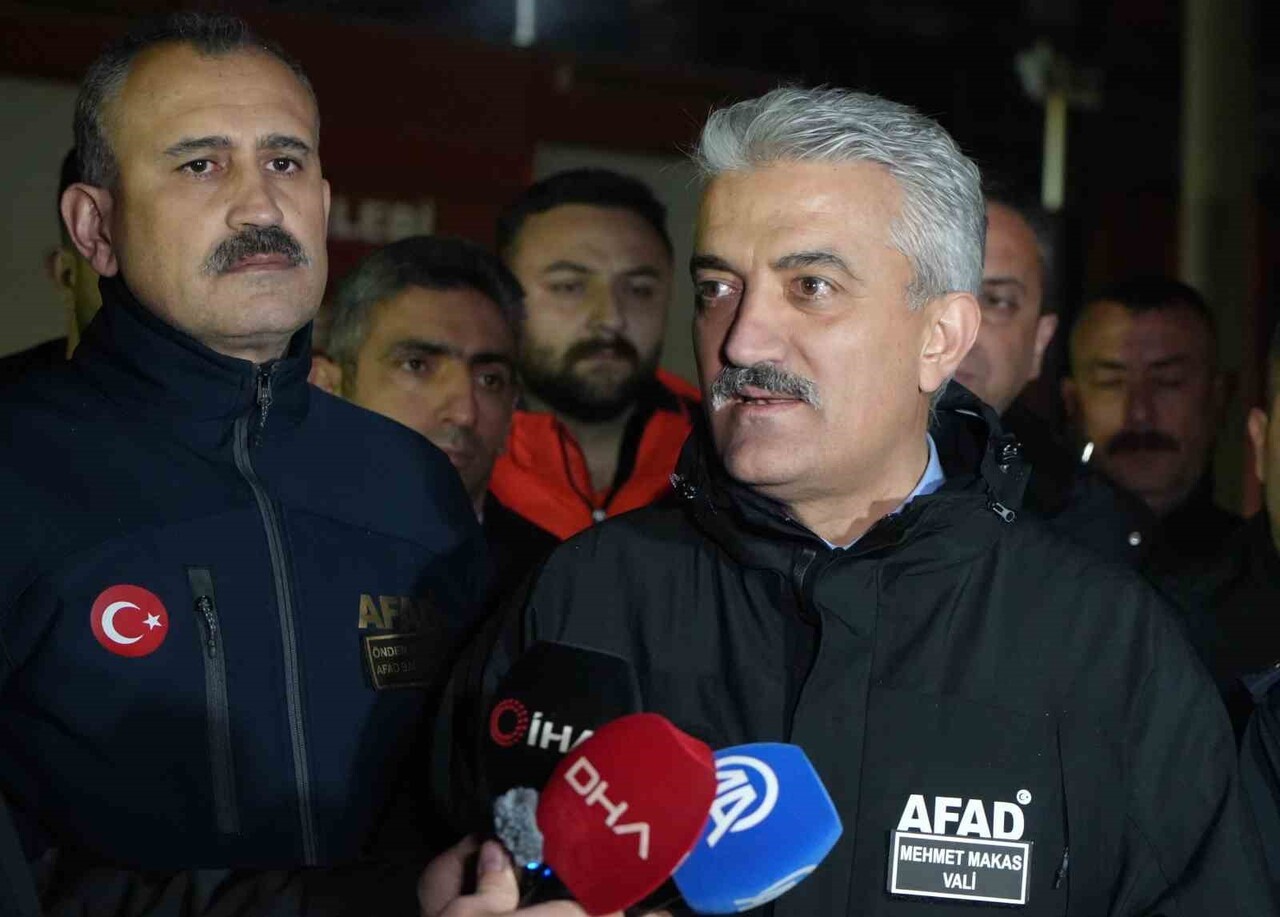 KIRIKKALE’DE KİMYA FABRİKASINDA ÇIKAN BÜYÜK YANGIN, 10 SAAT SÜREN YÜKSEK RİSKLİ MÜDAHALENİN...