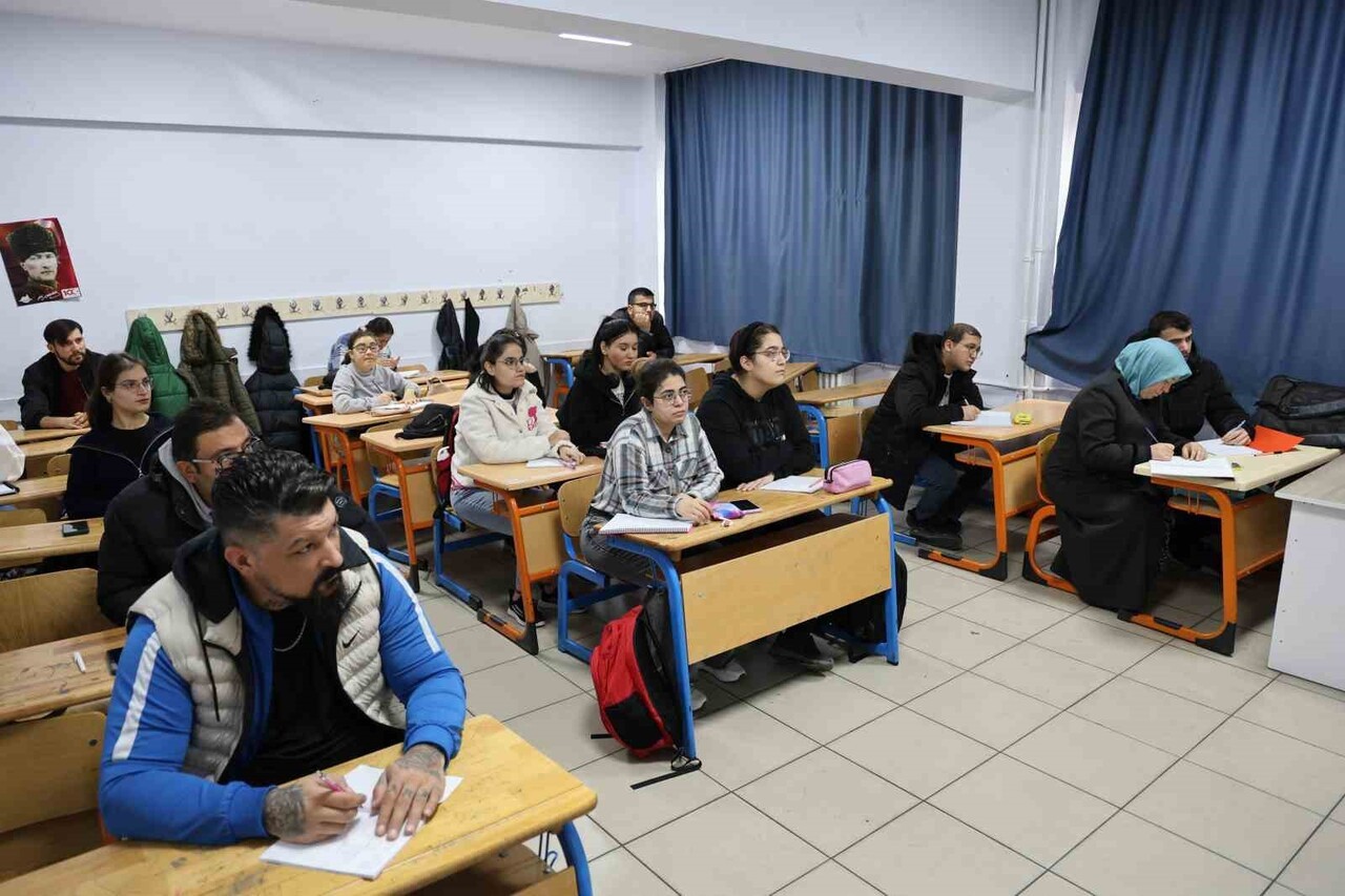 KIRŞEHİR’DE 74 ENGELLİ BİREY, DEVLET İMKANLARIYLA SUNULAN ÜCRETSİZ E-KPSS HAZIRLIK KURSLARINA...