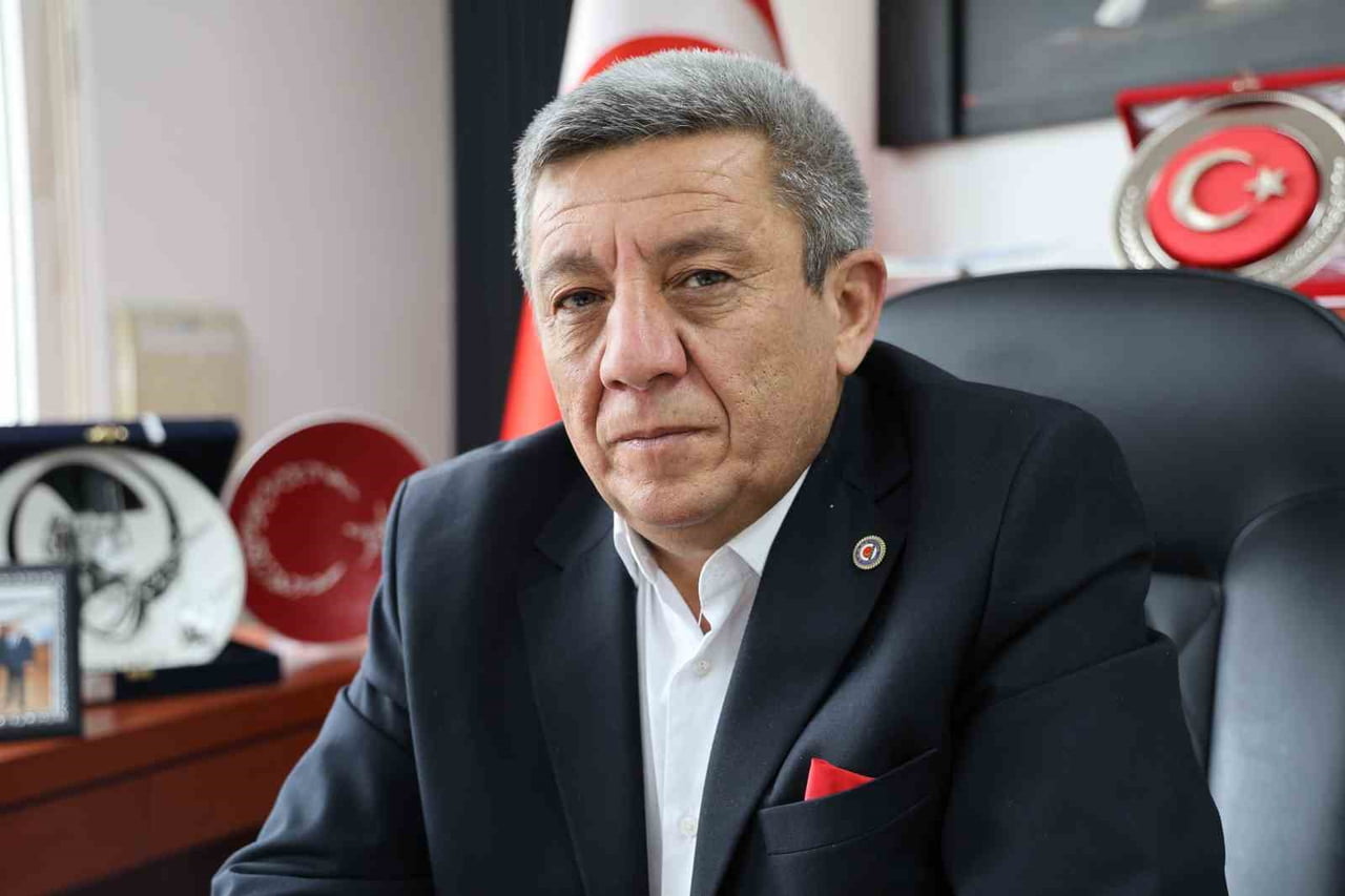 KIRŞEHİR’DE DÜN AKŞAM SAATLERİNDE BAŞLAYAN YAĞIŞIN ARDINDAN HAVA SICAKLIKLARININ DÜŞMESİYLE...