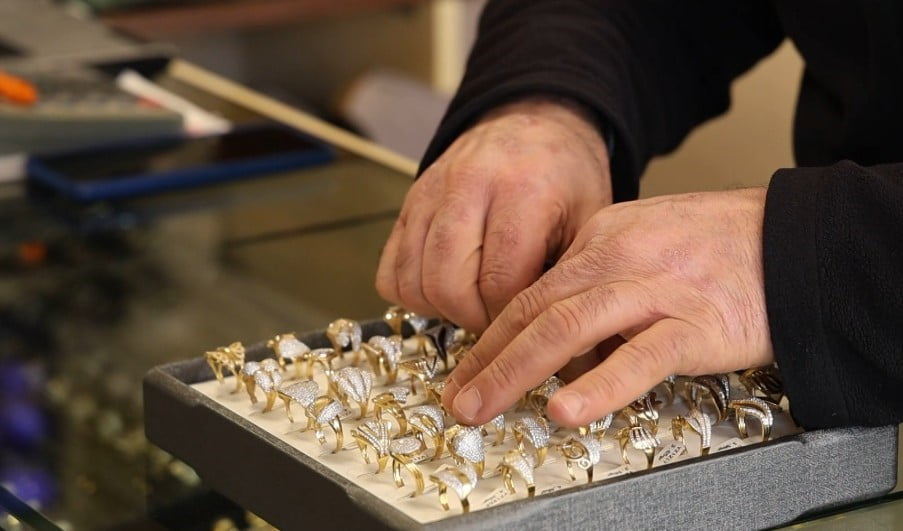 KIRŞEHİR ESNAF VE SANATKARLAR ODALARI BİRLİĞİ; YENİ YIL ÖNCESİ ŞEHİR HALKINA ÇAĞRIDA BULUNARAK...