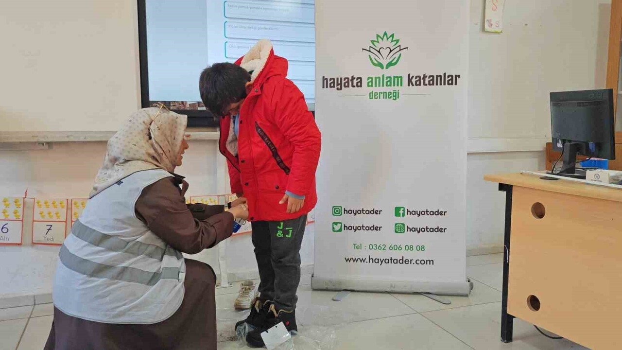 KIŞ ŞARTLARININ AĞIRLAŞTIĞI KIRSAL BÖLGELERDE EĞİTİM GÖREN ÖĞRENCİLER İÇİN HAREKETE GEÇEN HAYATA...