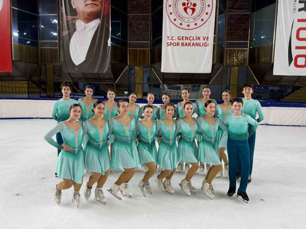 KOCAELİ'DE ÇALIŞMALARINI SÜRDÜREN BUZ 41 SPOR KULÜBÜ, ÇEKYA'DA DÜZENLENECEK SANTA CLAUS CUP'TA...