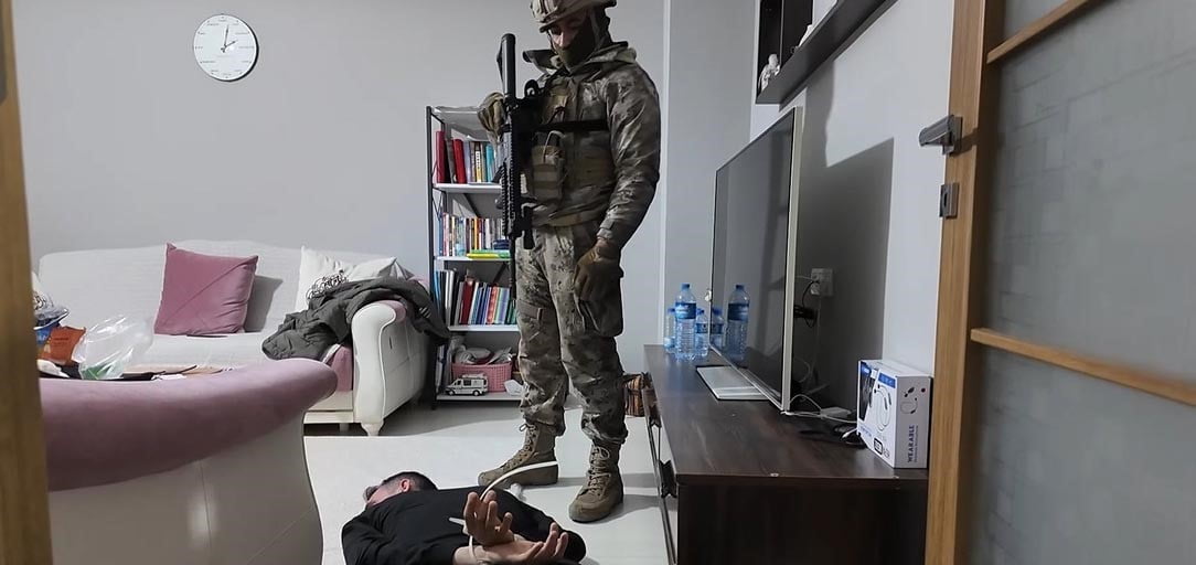 KOCAELİ'DE DÜN SABAH İTİBARİYLE BAŞLAYAN DEAŞ OPERASYONLARINDA 37 KİŞİ GÖZALTINA ALINDI, SİLAH VE...