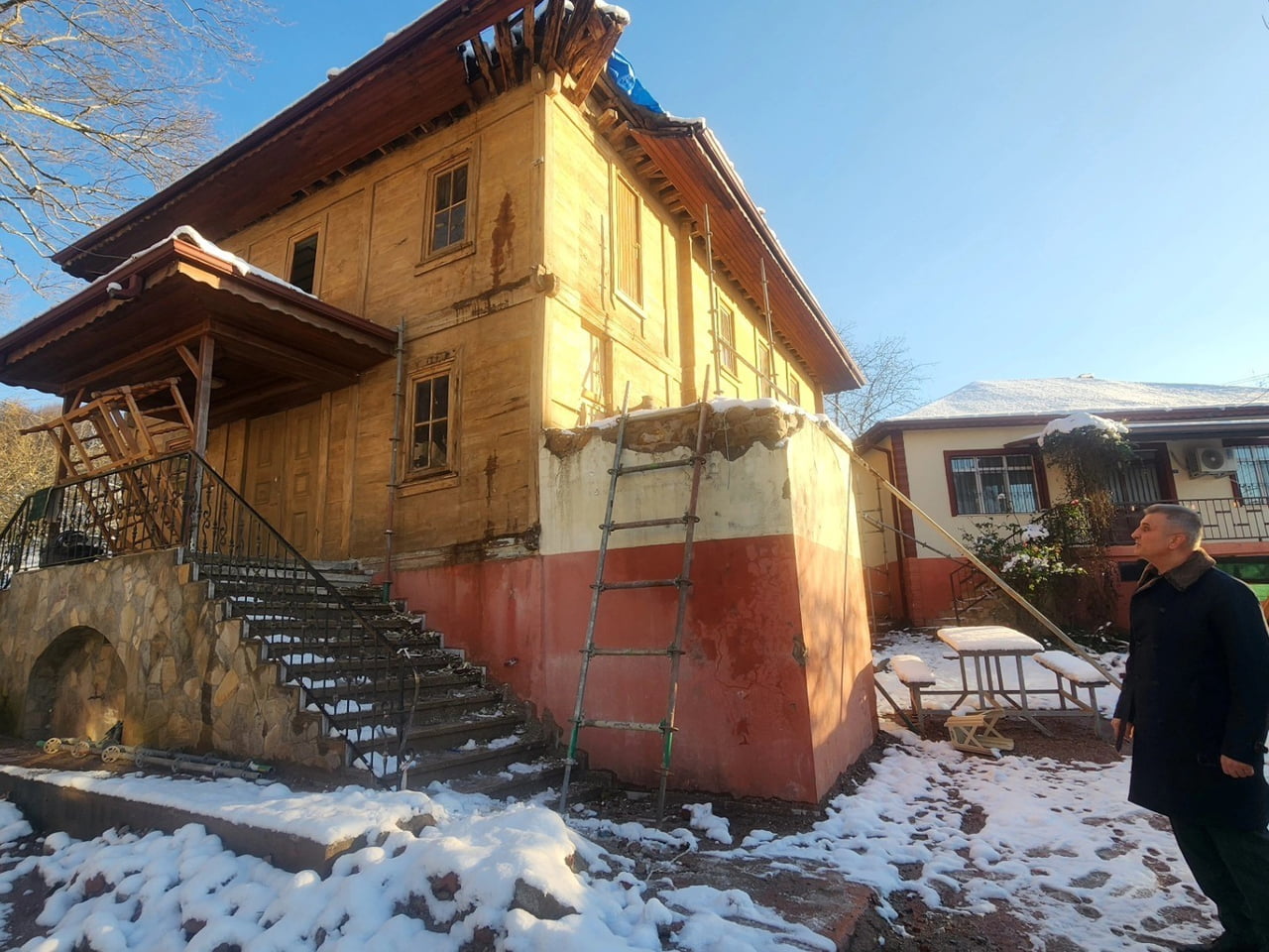 KOCAELİ'NİN GÖLCÜK İLÇESİNDE SULTAN 2. ABDÜLHAMİT DÖNEMİNDE "KURTBOĞAZI" TEKNİĞİYLE HİÇ ÇİVİ...