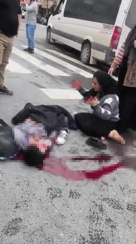 KOCAELİ’DE EVE GİTMEK İÇİN OKULDAN ÇIKAN 10 YAŞINDAKİ ÇOCUĞA YAYA GEÇİDİNDE SERVİS MİNİBÜSÜ...