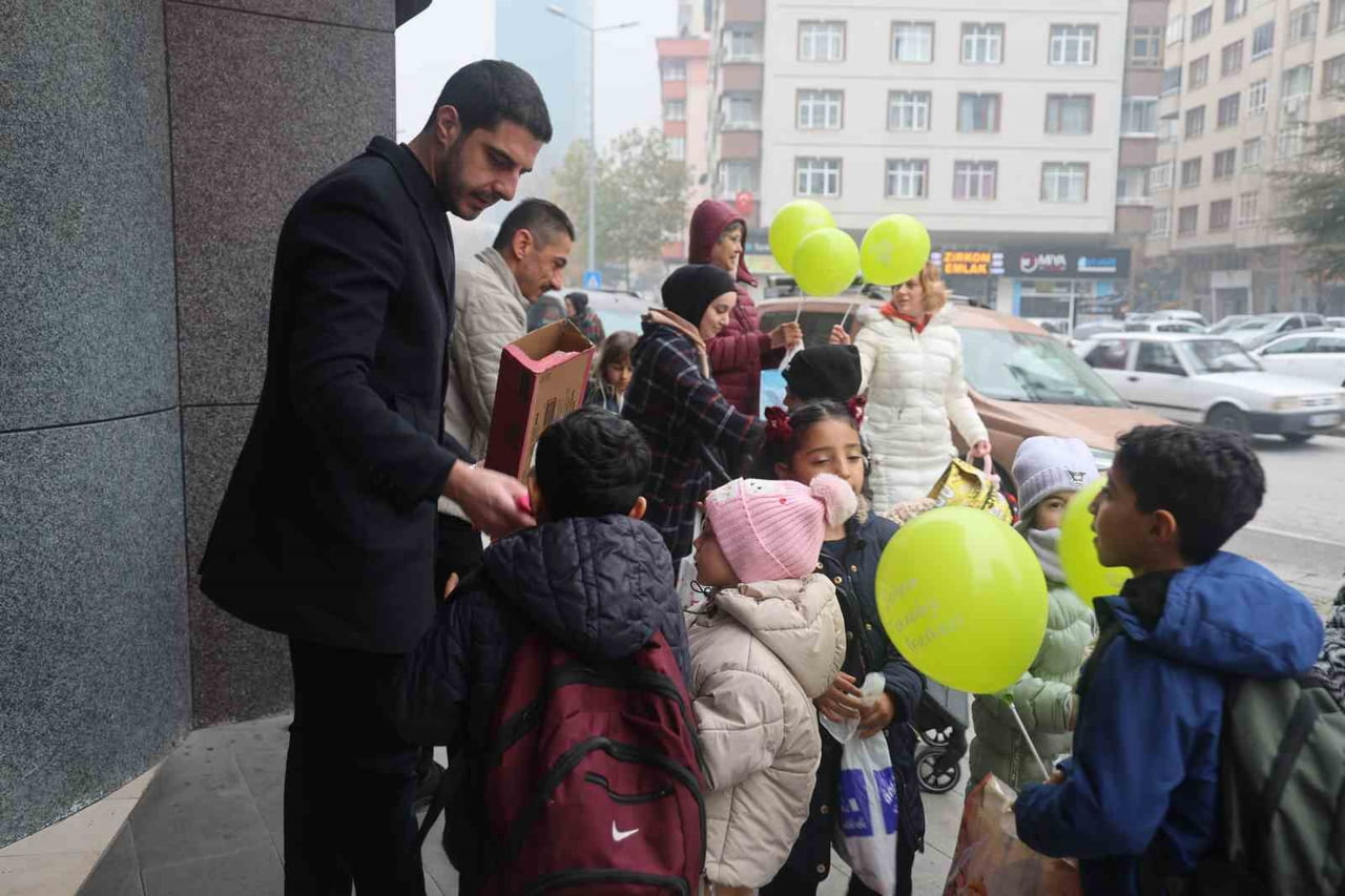 KONYA'DA MÜBAREK ÜÇ AYLARIN BAŞLANGICINDA KUTLANAN ŞİVLİLİK GELENEĞİ YAŞATILMAYA DEVAM EDİYOR....