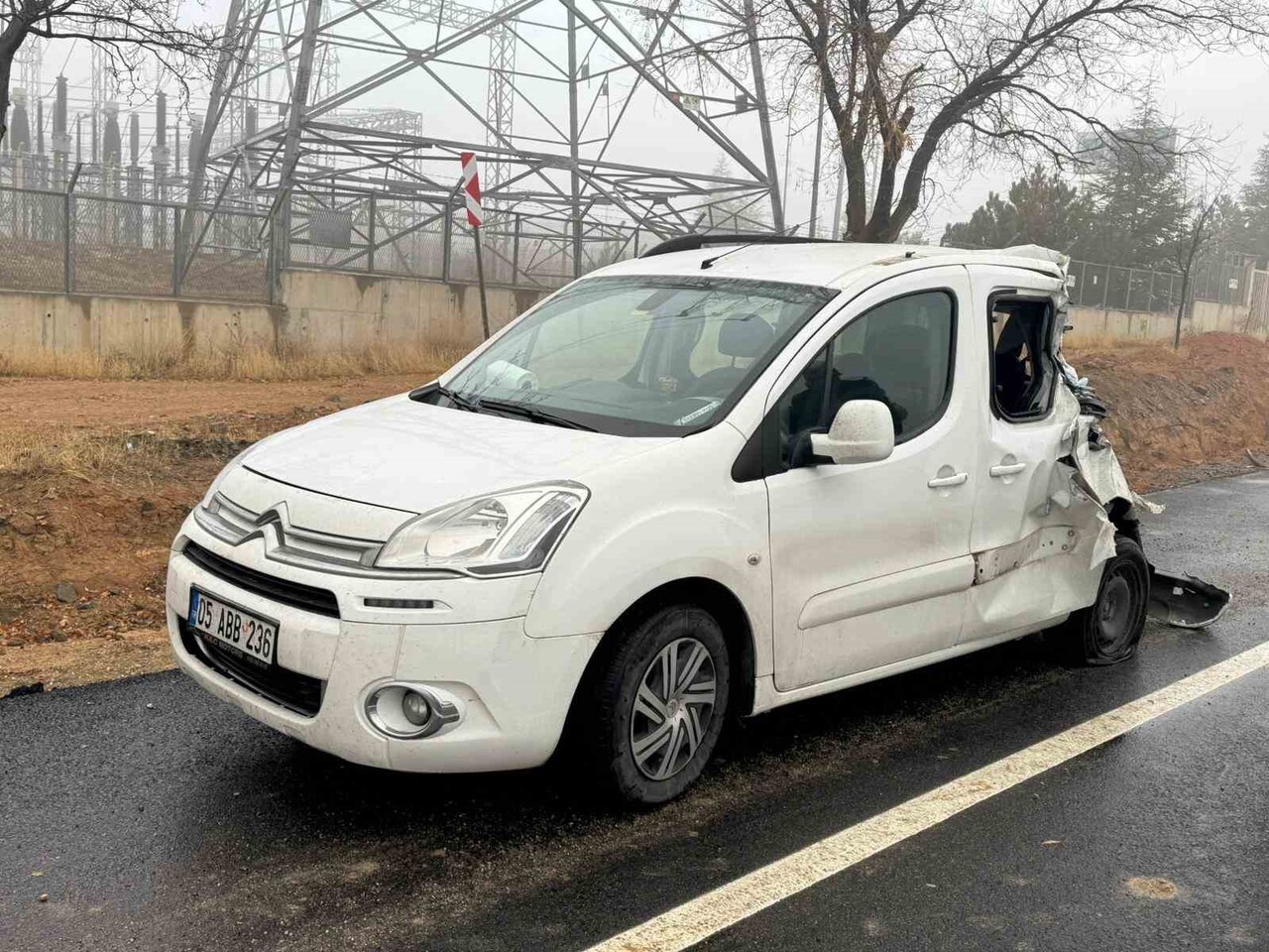 KONYA'NIN KULU İLÇESİNDE ETKİLİ OLAN SİS NEDENİYLE MEYDANA GELEN TRAFİK KAZALARINDA 2 KİŞİ...